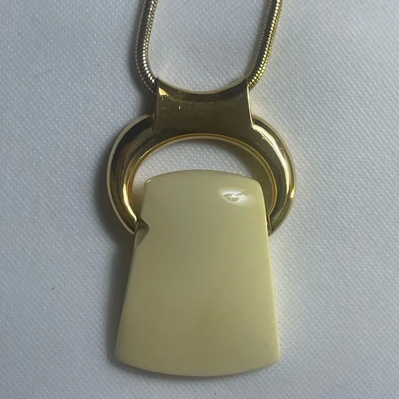 Bijoux Lanvin Paris 1970’s Lucite Necklace